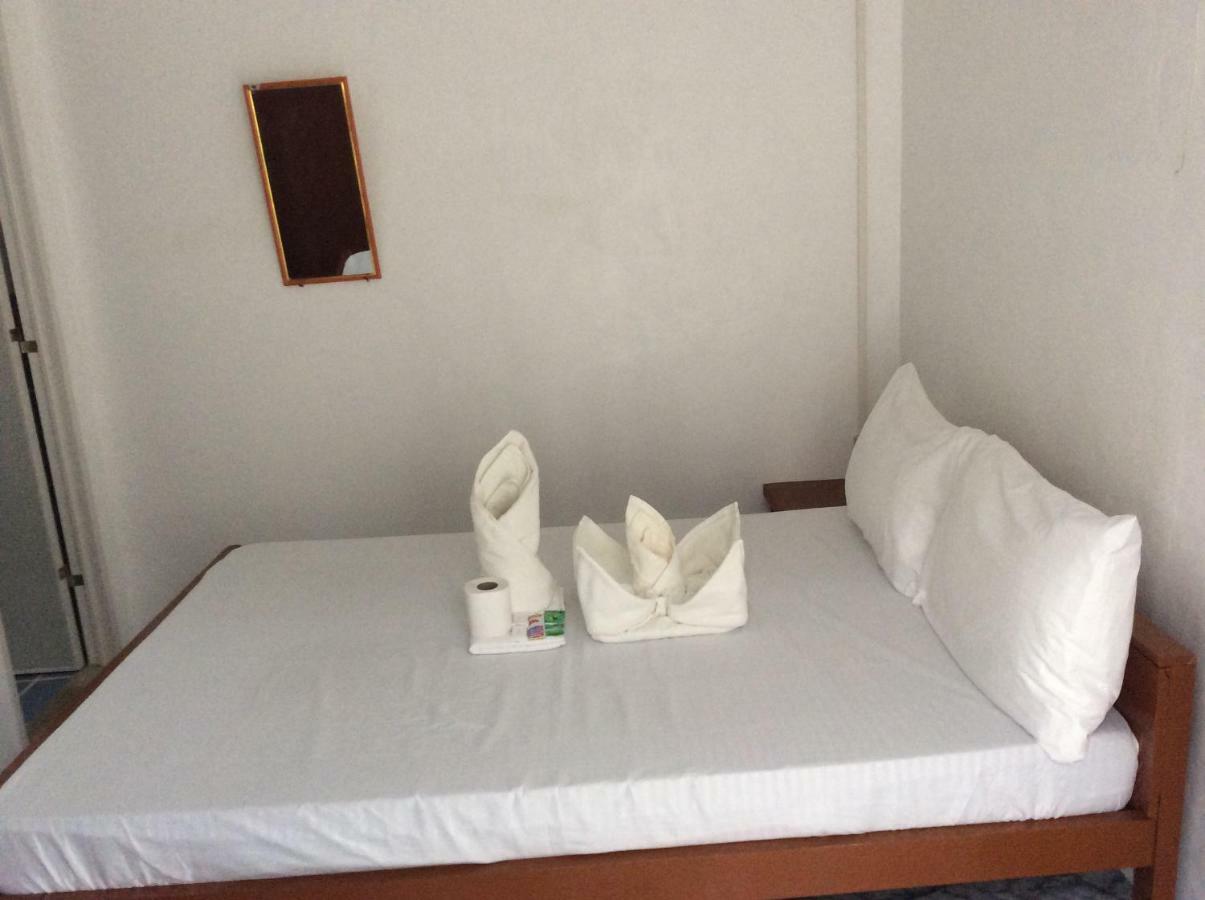 Bucana Beachfront Guesthouse เอลนิโด ภายนอก รูปภาพ
